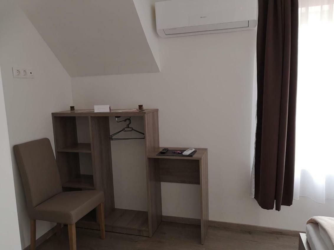 Roze Vendeghaz Hotel Villany Exterior photo